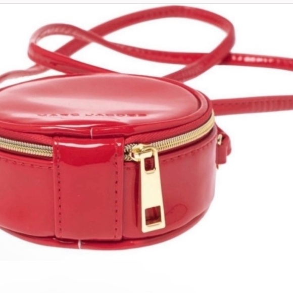 MARC JACOBS Red Patent Leather Crossbody Round Canteen Bag - mini 4” - Picture 3 of 7